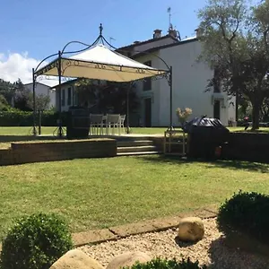 Con Ampio Giardino Esterno E Piscina Condominiale Ferienhaus